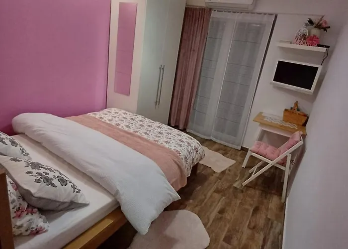 San Simon Close To Daire *